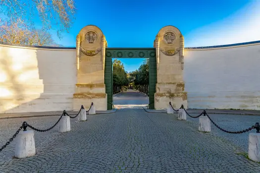 pere lachaise cemetery in Paris France