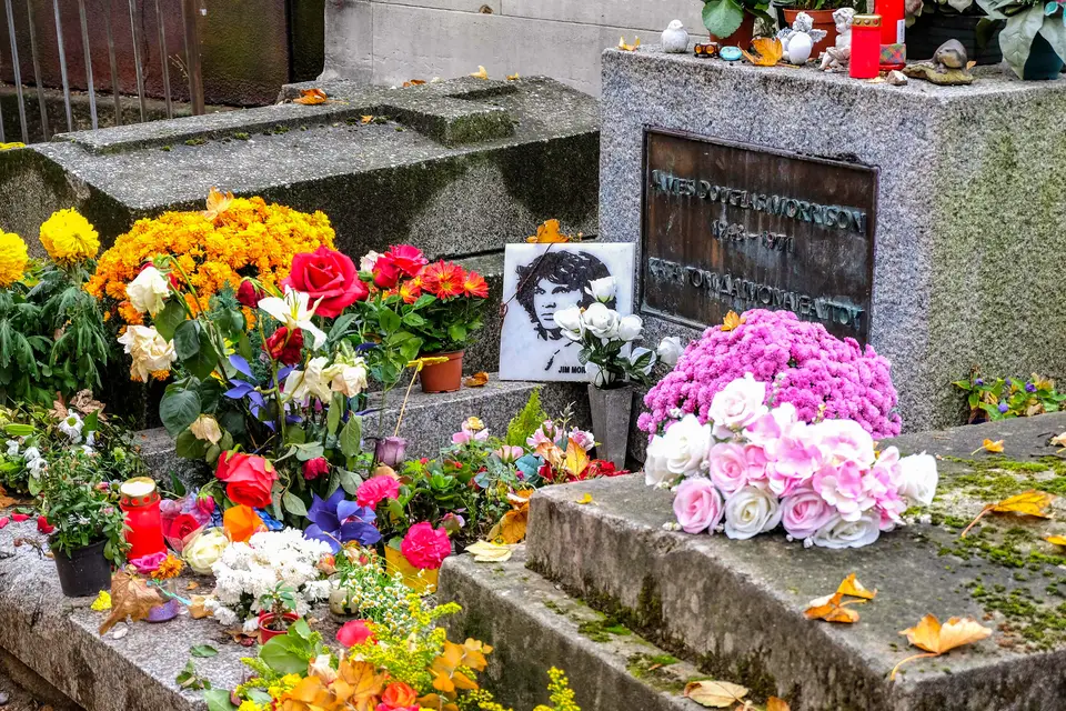 Fans visiting Jim Morrison’s grave covered in graffiti