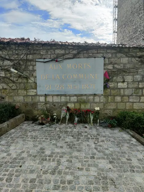 The Mur des Fédérés memorial wall at Père Lachaise